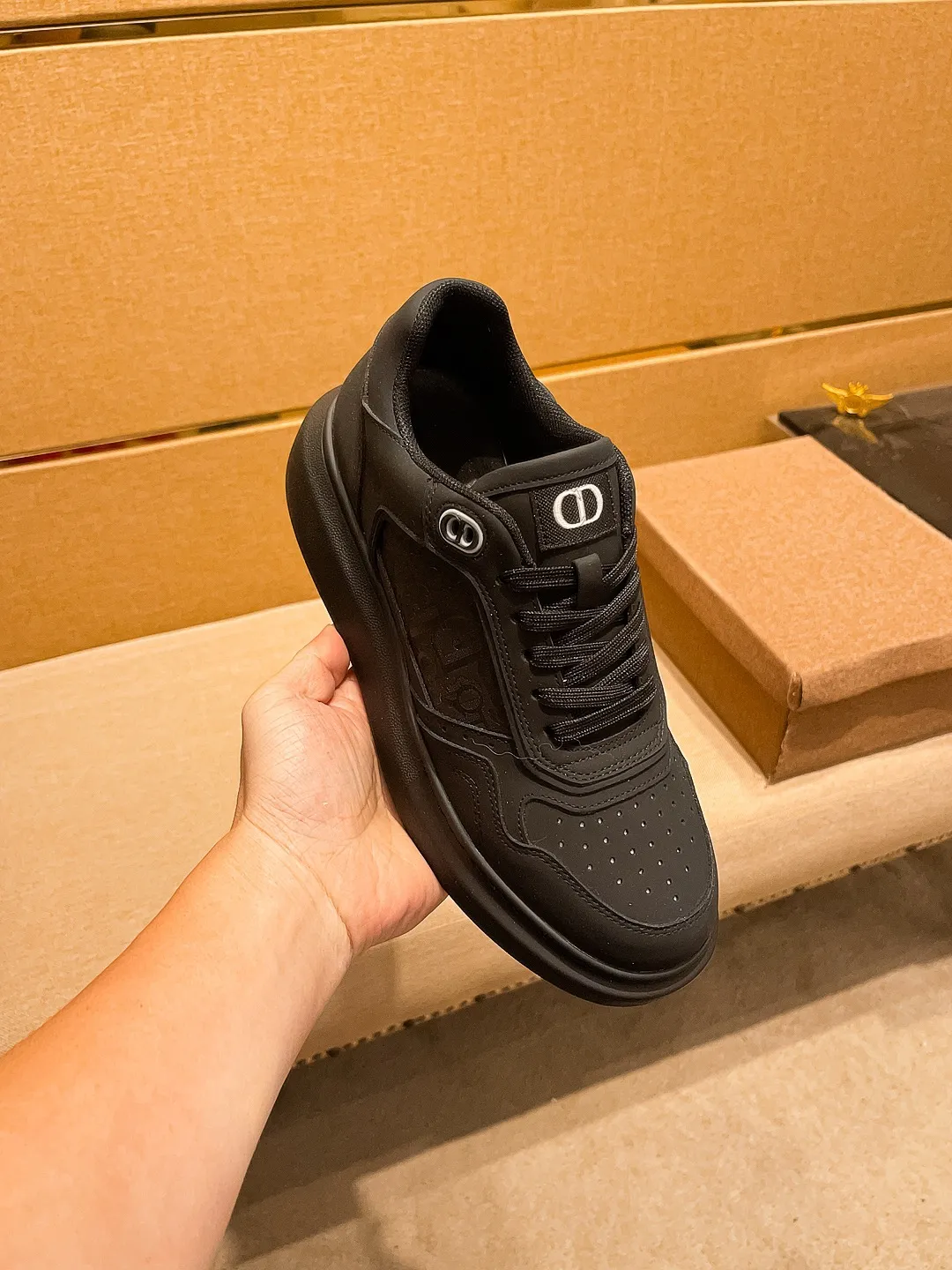 Men's shoes💰 440💰[Dior]🔥 High-end men's shoes brand official website 1:1 latest masterpiece: the upper is made of Italian imported first-layer cowhide with a comfortable and breathable lining➕original non-slip and wear-resistant outsole🔥, making walking more convenient and comfortable! An exclusive new model, a stunning work, a beautiful 1:1 replica [color] compared to the official quality! Create a fashionable personality to set off your uniqueness! A must-have for trendy men! Classic 🔥 Size: 38-44 Color: 🔥 2⃣️ colors available 🔥.